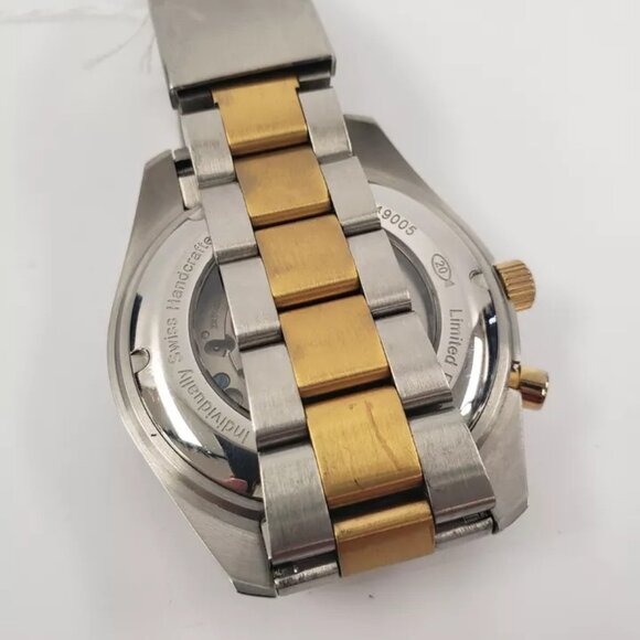 (66825-1) Gevril 49005 Watch - Picture 7 of 14